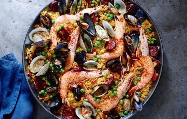 Паэлья с чоризо и морепродуктами