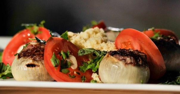 Кюфта в луке с кускусом
