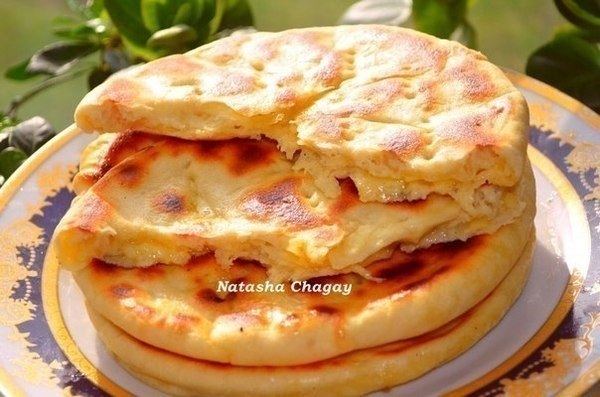 Быстрые хачапури с творожно - сырной начинкой