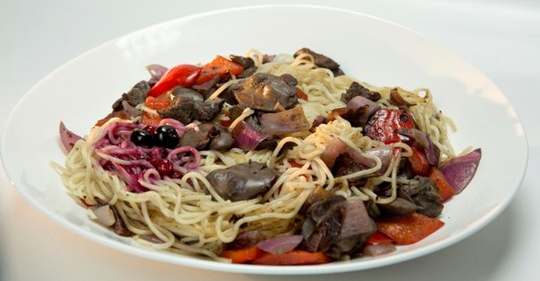 Паста с куриной печёнкой в винном соусе Паста с куриной печёнкой в винном соусе