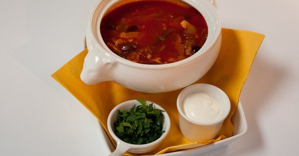 Солянка мясная с каперсами