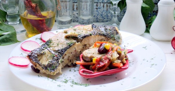 Камбала с овощами