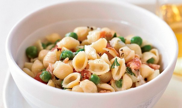 Хотите рецепт легкого и невероятно вкусного салата? Конечно хотите, парни. Вот он, салат с ветчиной 