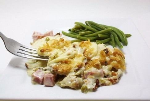 Запеченная картошка с сыром и ветчиной Запеченная картошка с сыром и ветчиной