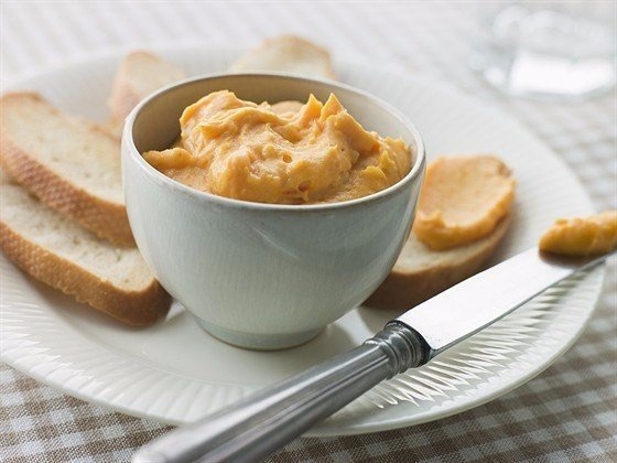 Гренки с сырным соусом по‑английски (Welsh rarebit)