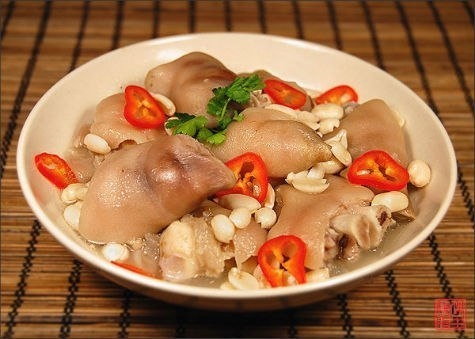Маринованные свиные ножки
