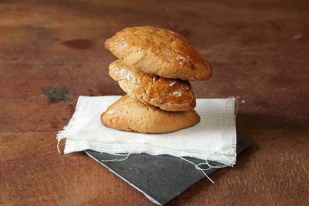 Португальское печенье "Броа" с грецким орехом и медом Португальское печенье "Броа" с грецким орехом и медом