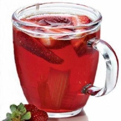 Кисель из ревеня с клубникой.