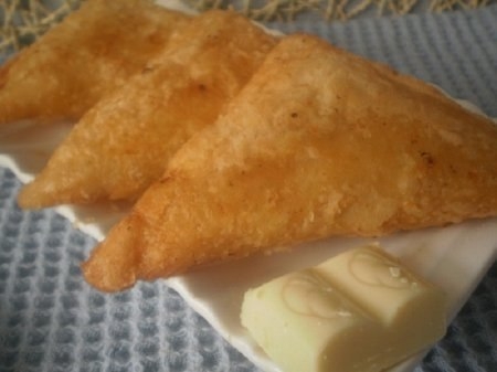 Нежнейшие индийские пирожки с бананом и белым шоколадом