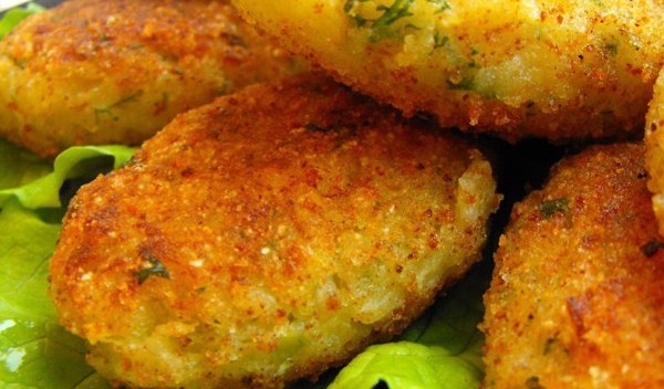 Котлеты капустные с яйцами и сухарями Котлеты капустные с яйцами и сухарями