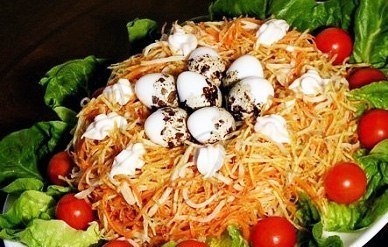САЛАТ ГНЕЗДО ГЛУХАРЯ С ВЕТЧИНОЙ И ГРИБАМИ