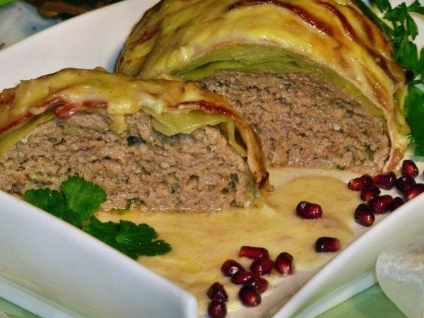 Мясной рулет &laquo;Голубчик&raquo; в сливочном соусе.