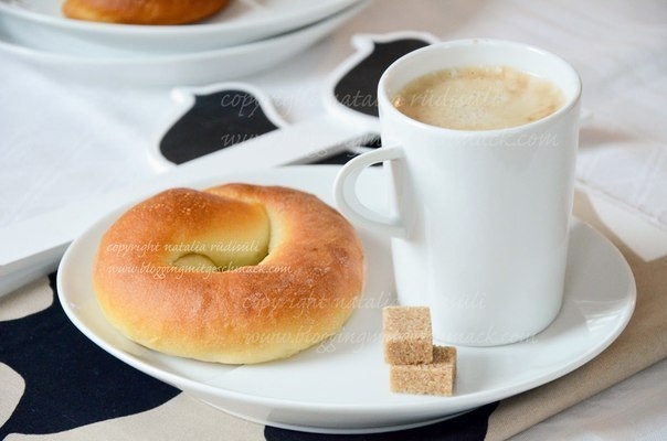 Йогуртовые бублики с изюмом