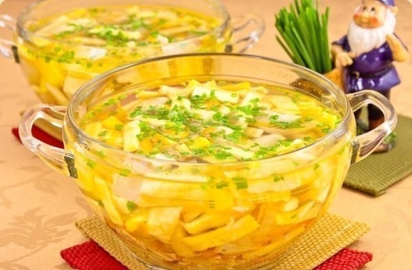 Куриный суп с яичными блинчиками (100 гр - 146.74 ккал)