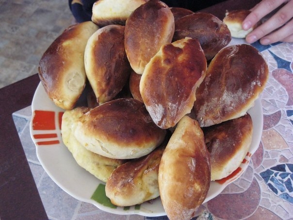 Пирожки 'Бабушкины' с рисом и яйцом