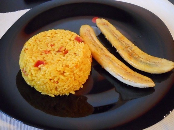 Жареные бананы с рисом