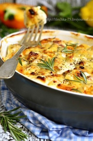 Куриное филе,запеченное в сметане с сыром. Куриное филе,запеченное в сметане с сыром.