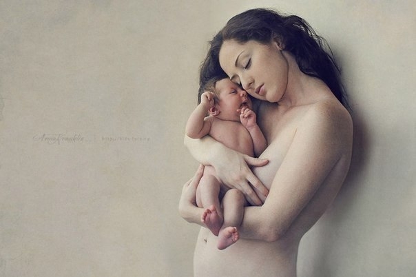 Мамочка, не плачь, моя родная, Что на мне штанишки – не новьё… Я тебя люблю и понимаю, Что нехватка Мамочка, не плачь, моя родная, Что на мне штанишки – не новьё… Я тебя люблю и понимаю, Что нехватка