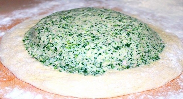 Ароматный осетинский пирог с сыром и зеленью запекают полторы минуты!!! Ароматный осетинский пирог с сыром и зеленью запекают полторы минуты!!!