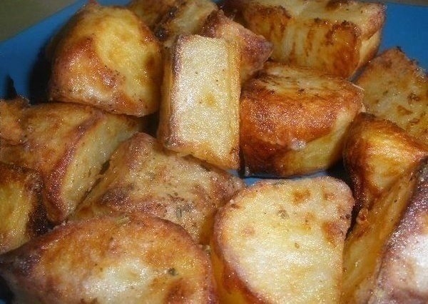 Картошка, запеченная в духовке - такая, как хотелось, но долго не получалось.