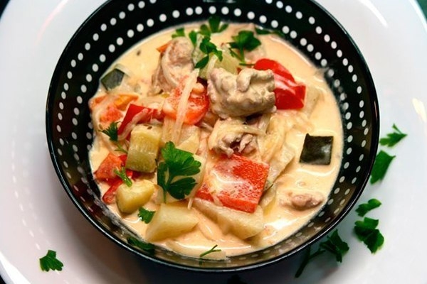 Кролик, тушеный с овощами. Кролик, тушеный с овощами.