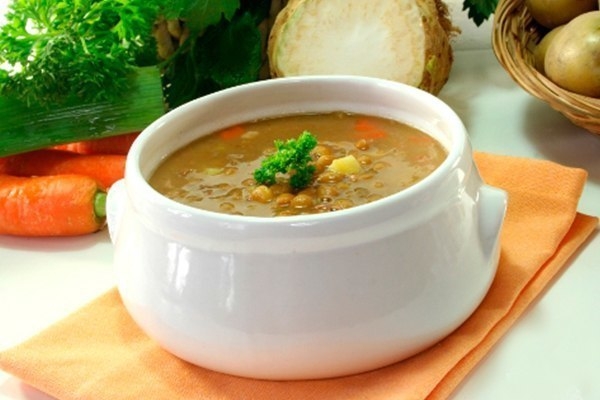 Суп из чечевицы с мясом.