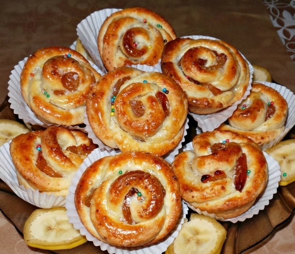 Творожное-мини булочки с изюмом "Розочки" .