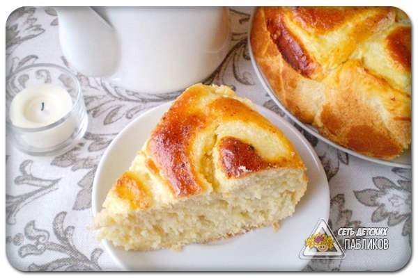 Пирог с творогом и манкой.