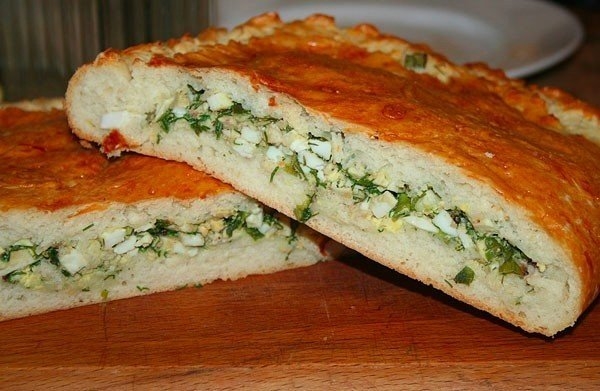 Пирог с яйцом и зеленым луком