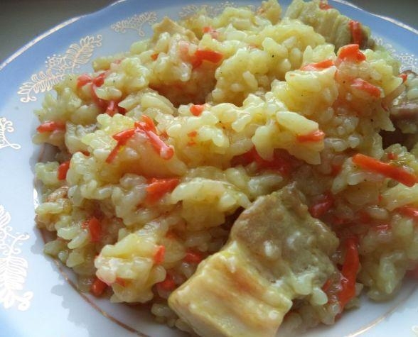 Полевая каша из риса с мясом.