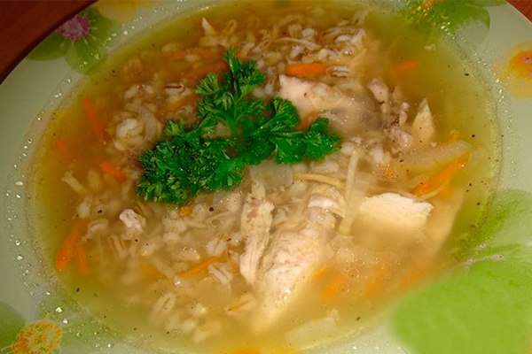 Куриный суп с перловой крупой. Куриный суп с перловой крупой.