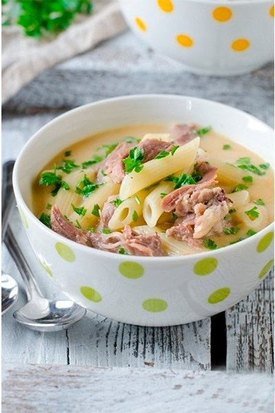 Куриный крем-суп с макаронами.