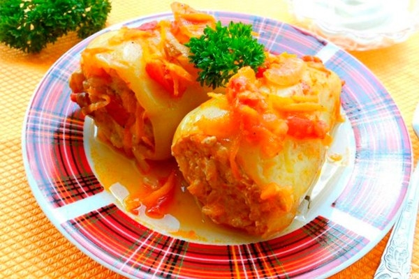 Перцы с куриным фаршем.