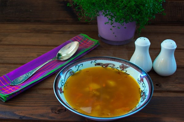 Суп из мяса говядины.