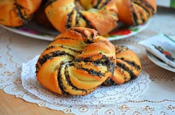 Очень вкусные и сытные булочки, школьнику на завтрак.