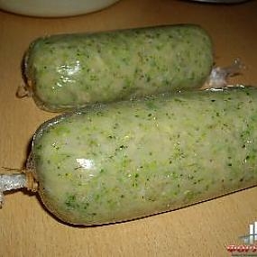 КУРИНАЯ КОЛБАСА С БРОККОЛИ КУРИНАЯ КОЛБАСА С БРОККОЛИ