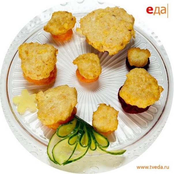 КУРИНЫЕ ОЛАДУШКИ-ГРИБОЧКИ С РАЗНОЦВЕТНЫМ ПЮРЕ