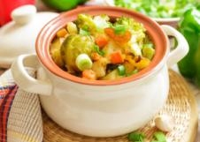 РАГУ ИЗ ЦВЕТНОЙ КАПУСТЫ С ЗЕЛЕНЫМ ГОРОШКОМ