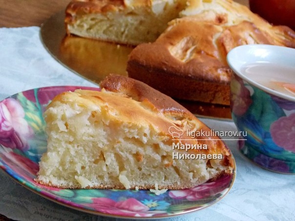 ШАРЛОТКА НА КИСЛОМ МОЛОКЕ