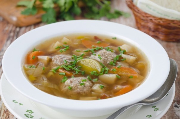 СУПЧИК С ГРЕЧНЕВЫМИ КОЛОБКАМИ