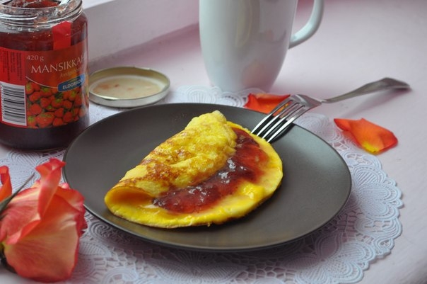СЛАДКИЙ ОМЛЕТ С ДЖЕМОМ