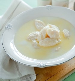 Молочный суп с клецками в мультиварке