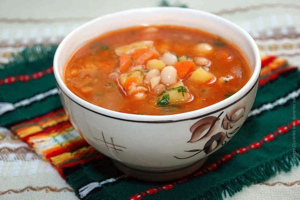 ФАСОЛЕВЫЙ СУП НА КУРИНОЙ ГРУДКЕ