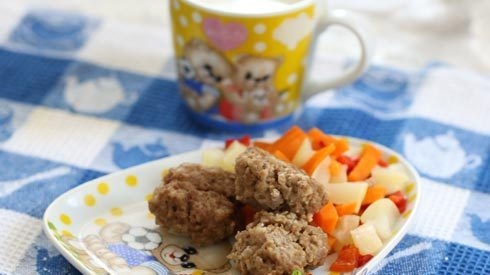 Мясные биточки на пару:с 1 года
