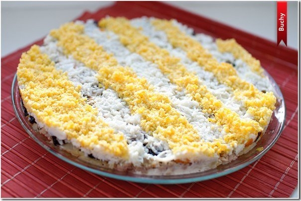 Салат из печени трески с черносливом