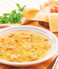 Бульон мясной с домашней лапшой. Для детей от 1,5 года.