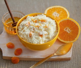 Рецепт рисовой каши на молоке с апельсиновым соусом