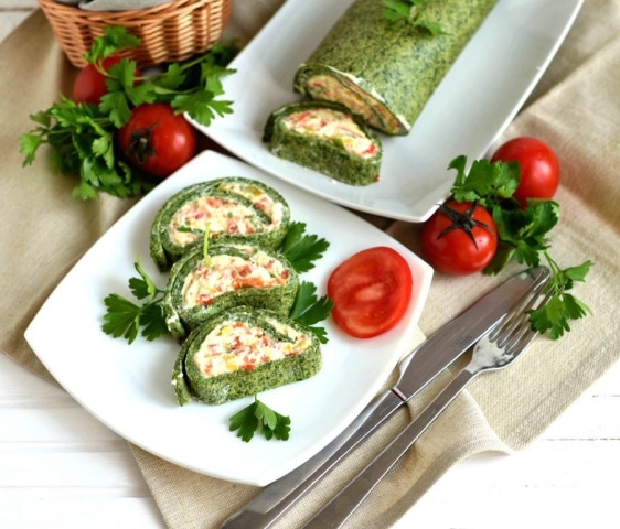 Закусочный рулет на яичных белках