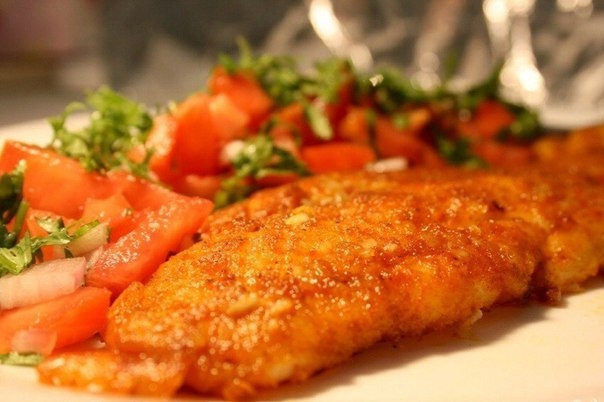 Вам понравится вкус жаренной ароматной рыбки, замаринованной накануне приготовления.