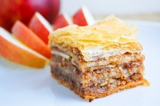 Яблочная пахлава.